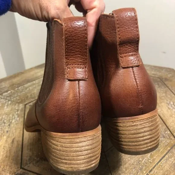 Sofft Chestnut Brown Leather Chelsea Ankle Booties - Picture 2 of 7